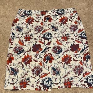 Ann Taylor White Floral Print Pencil Skirt Size 8